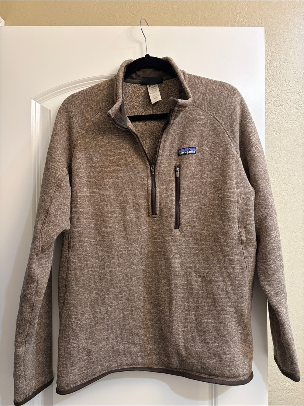 Patagonia Men's Brown Half-Zip Fleece Sweater